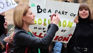 开云官网入口注册-青少年运动参与中的家庭环境影响因素，影响青少年参与运动的因素有哪些